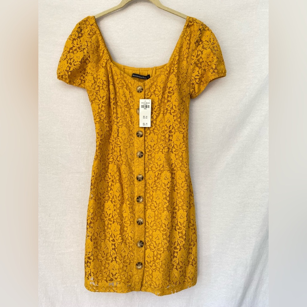 Abercrombie & Fitch Eyelet Lace Dress - Picture 1 of 11